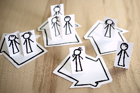 people by congerdesign pixabay pfarrbriefservice